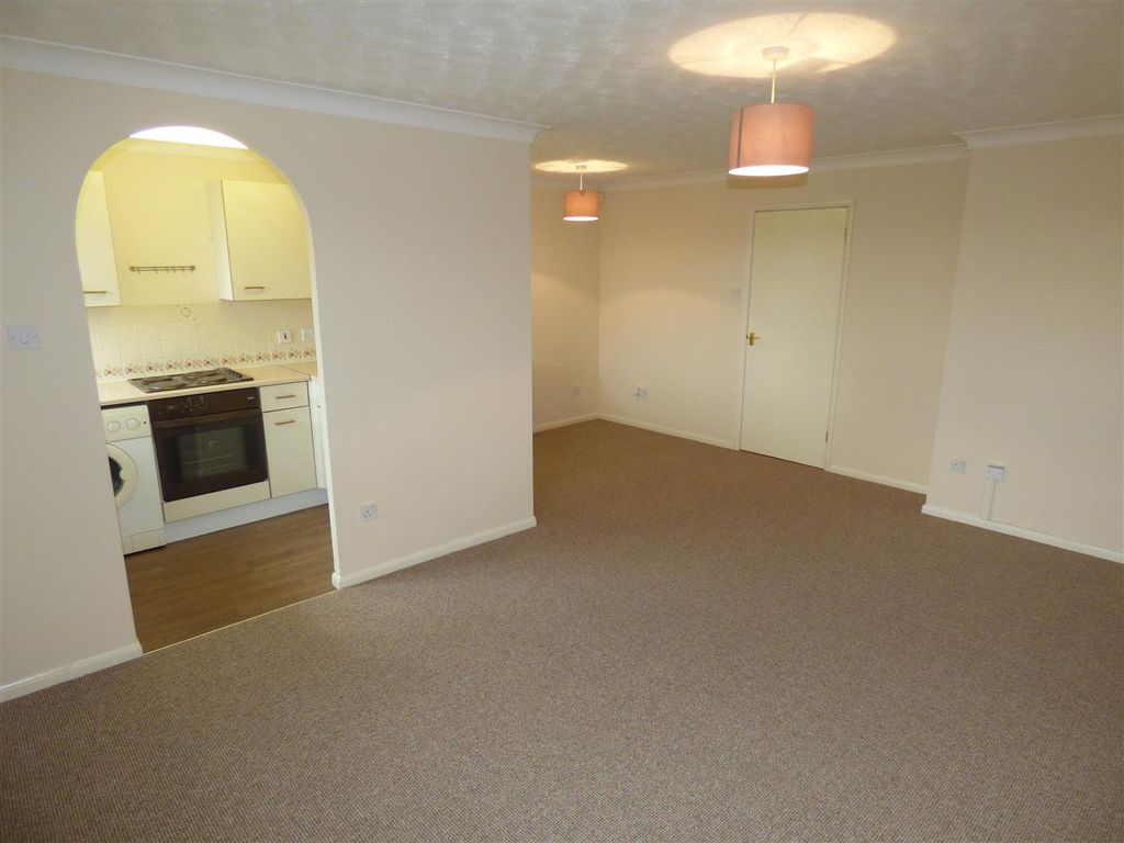 Property photo 3 of 6