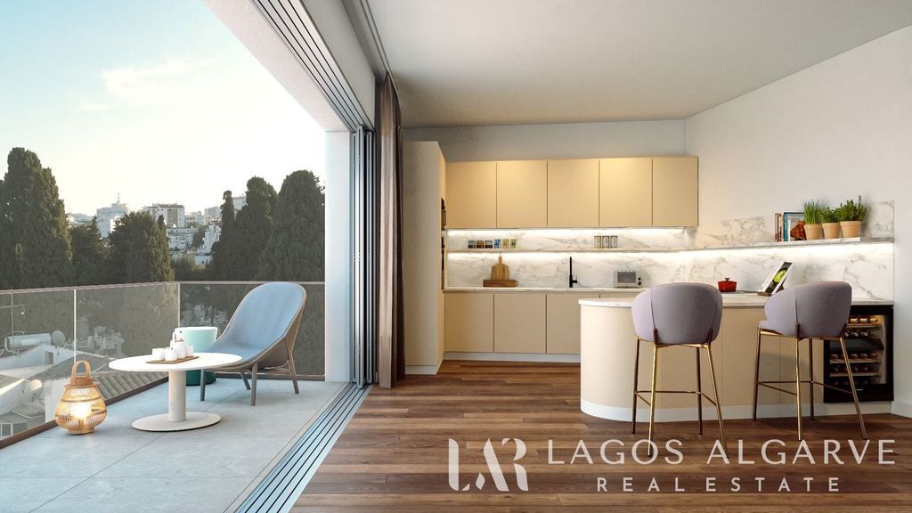 Property photo 1 of 15 First Floor 2 Bedroom Apartment In Lagos' Historic Centre
