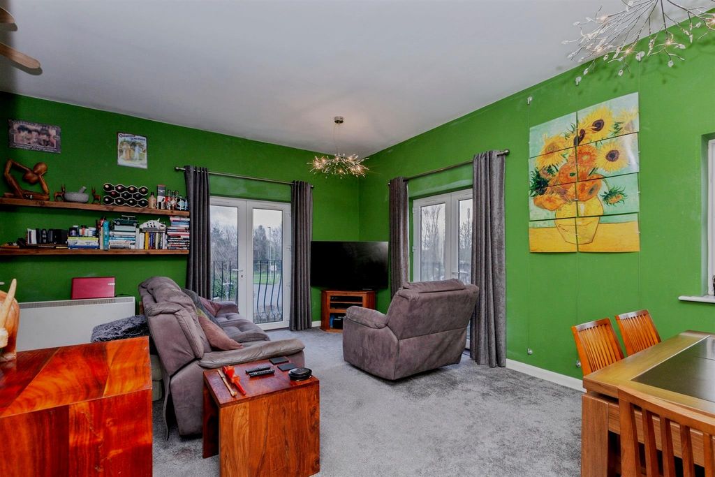 Property photo 3 of 17