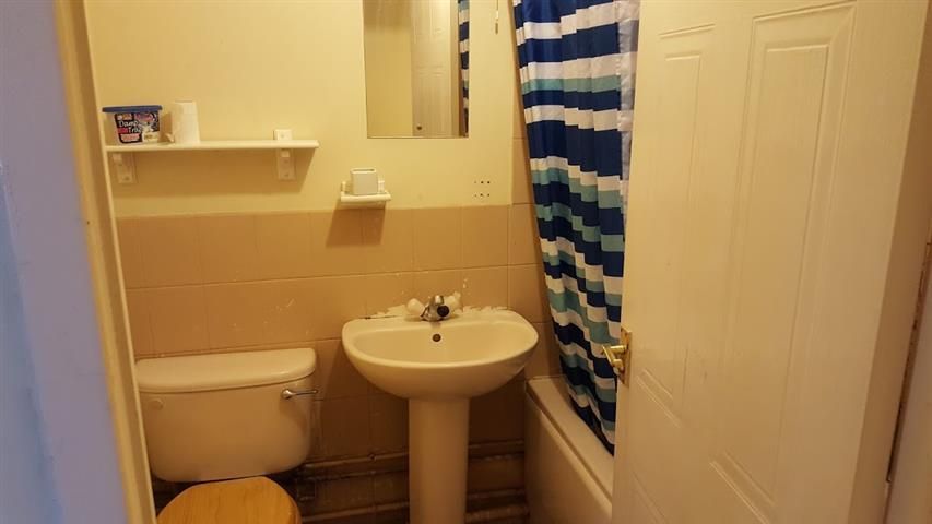 Property photo 3 of 4 Bedroom