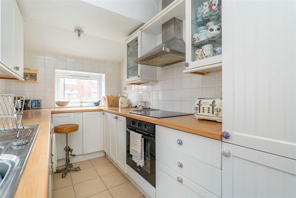 Property photo 3 of 22 Kitchen