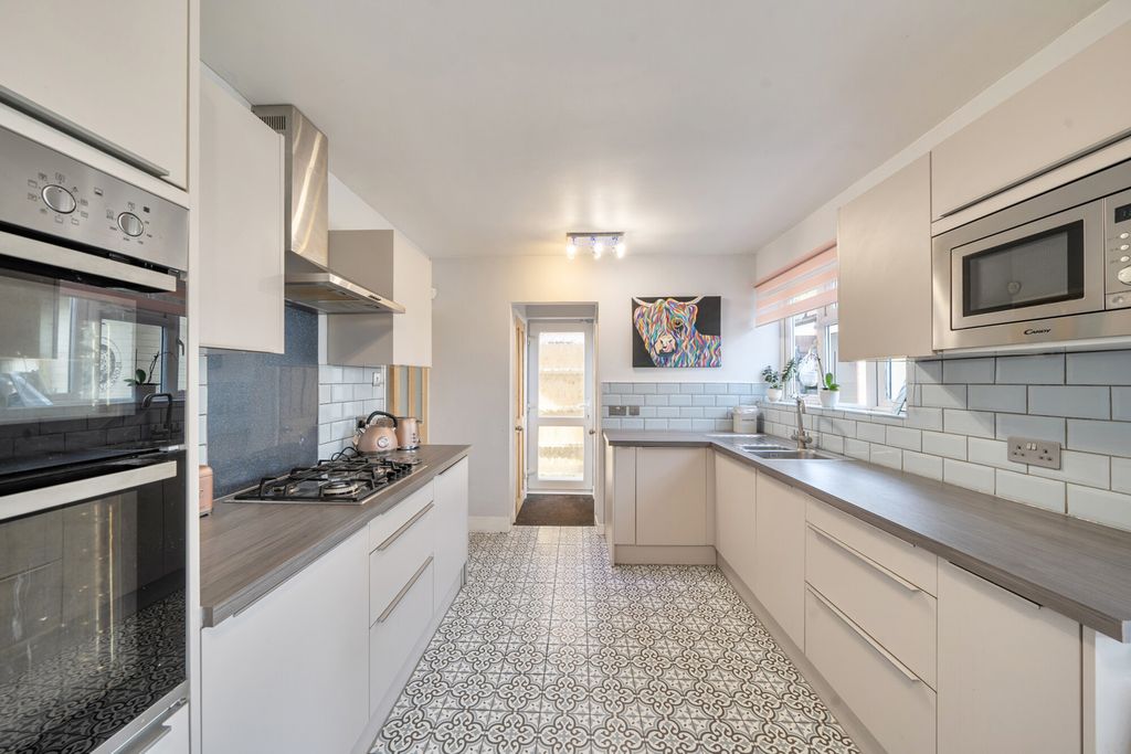 Property photo 2 of 21 1429025-10-69Bd52...