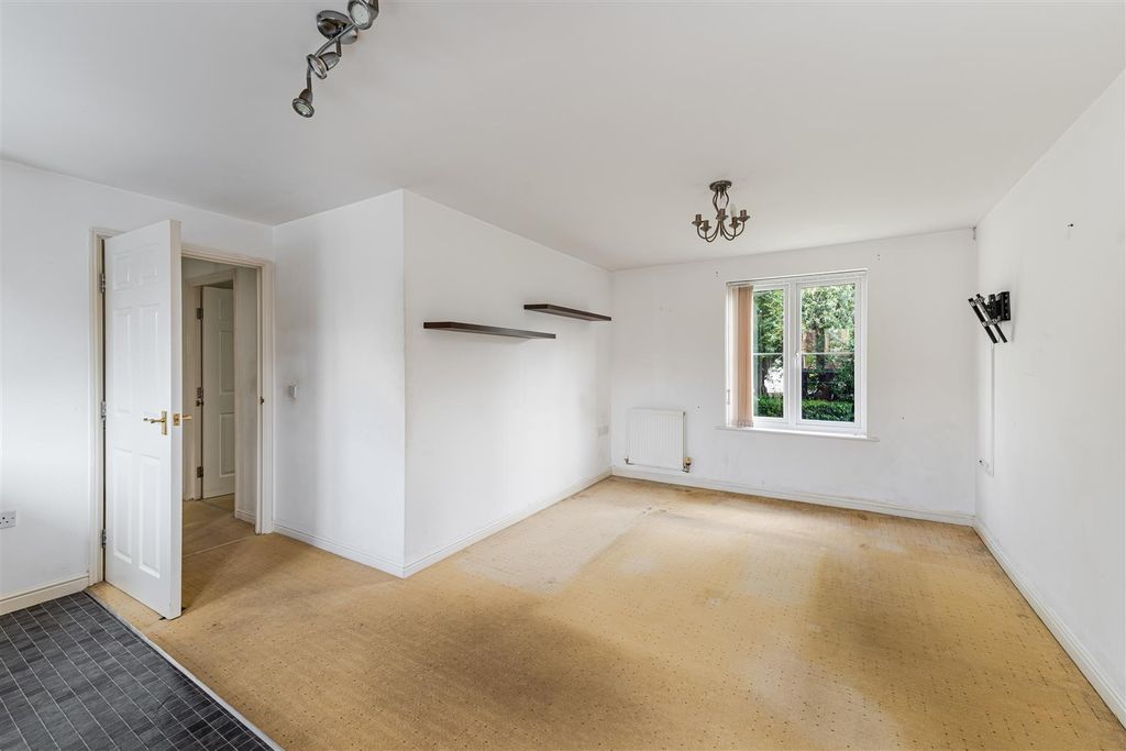 Property photo 3 of 14 Kitchen/Living Room