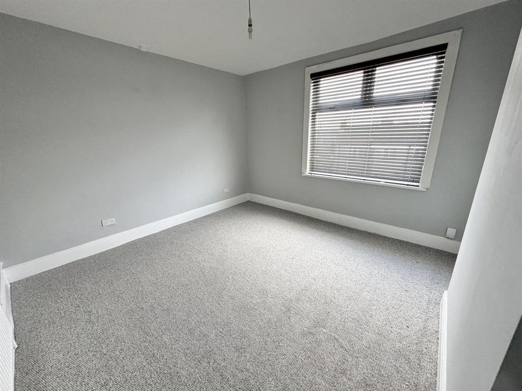 Property photo 1 of 11 1cc69A73-3910-4148-8d5B-A80Eef165A61.Jpeg