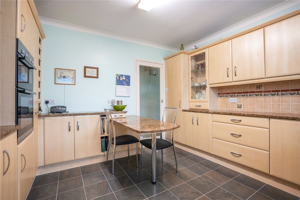 Property photo 3 of 14 Picture No. 06