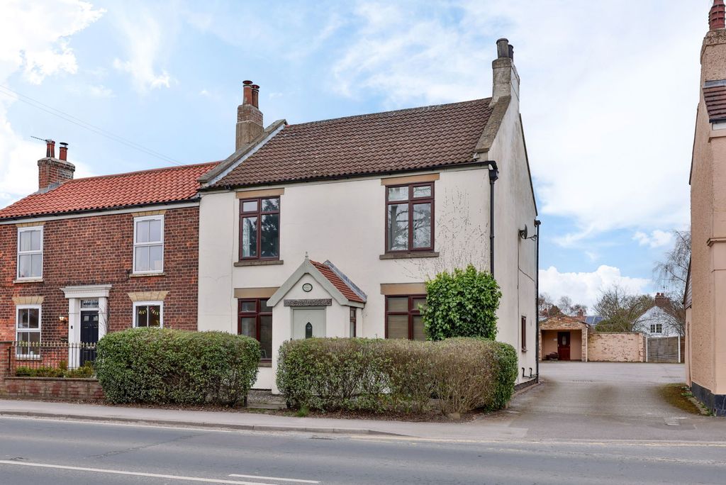 Property photo 1 of 28