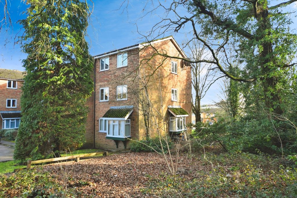 Property photo 1 of 18 Pbox-Img.Jpg