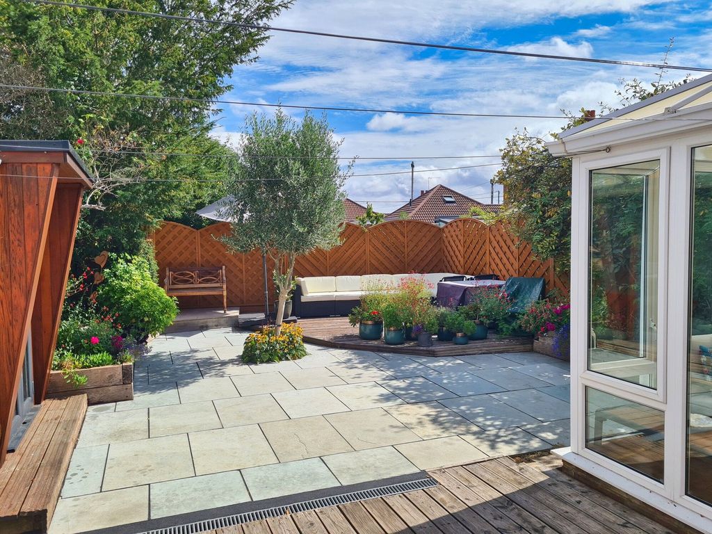 Property photo 2 of 43