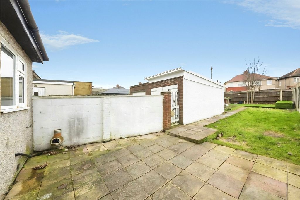 Property photo 3 of 15 Garden