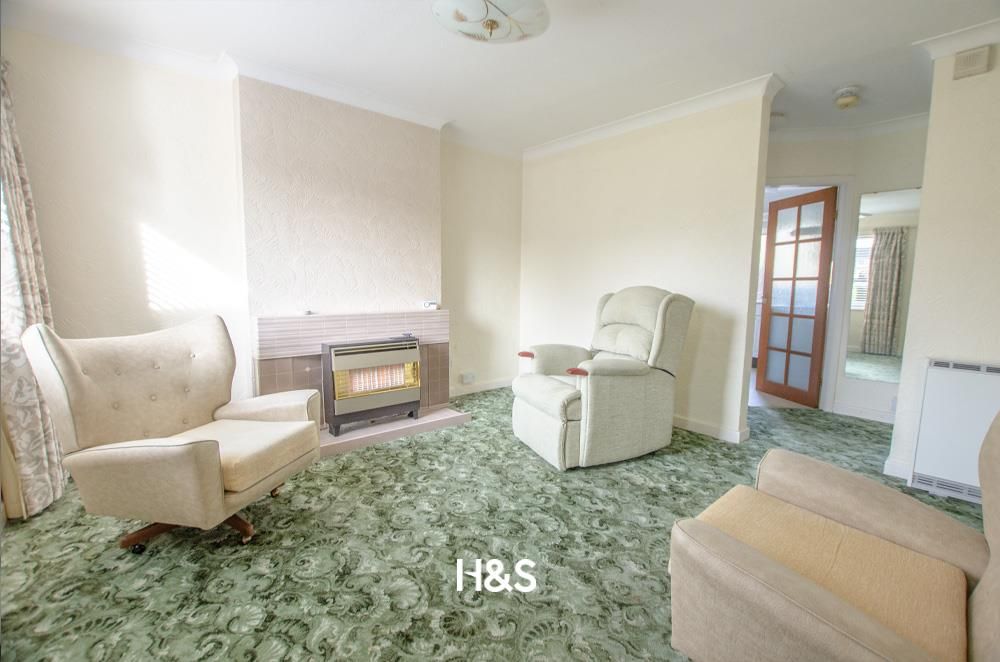 Property photo 3 of 14 1238 Yardley Wood Road - Lounge..Jpg