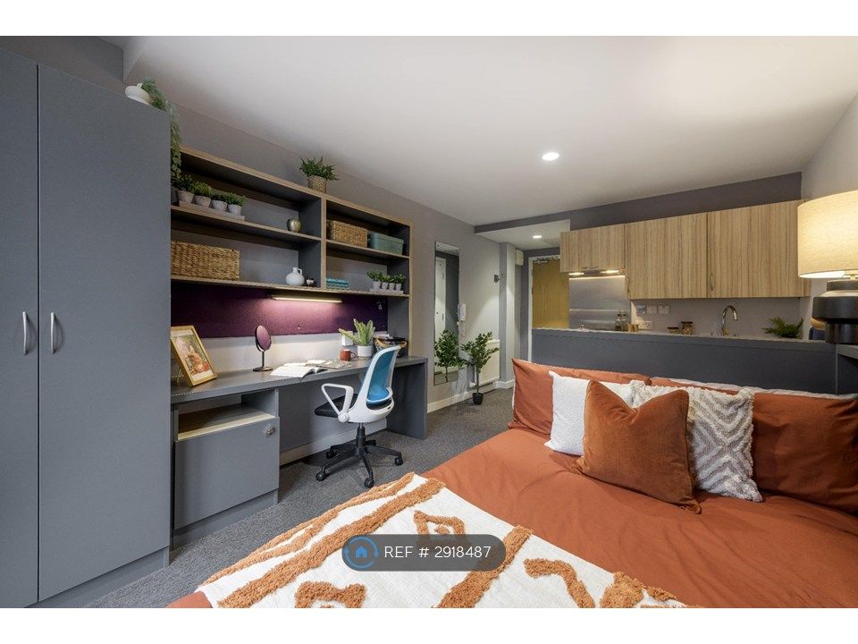 Property photo 1 of 18 Classic Studio