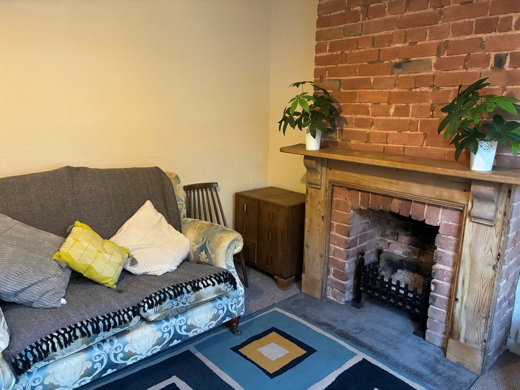 Property photo 2 of 12 Lounge 2