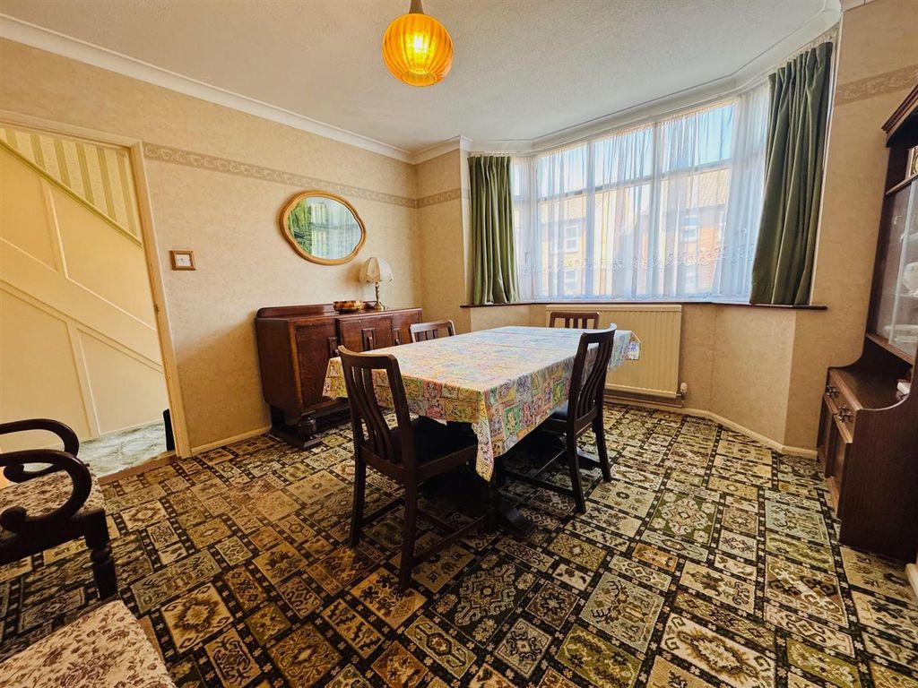 Property photo 3 of 15 Dining Room: