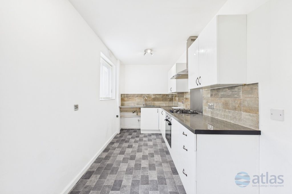 Property photo 2 of 14 Kitchen