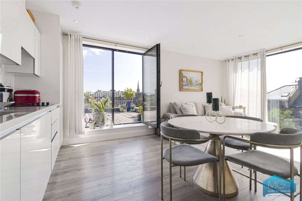 Property photo 3 of 26 Picture No. 25