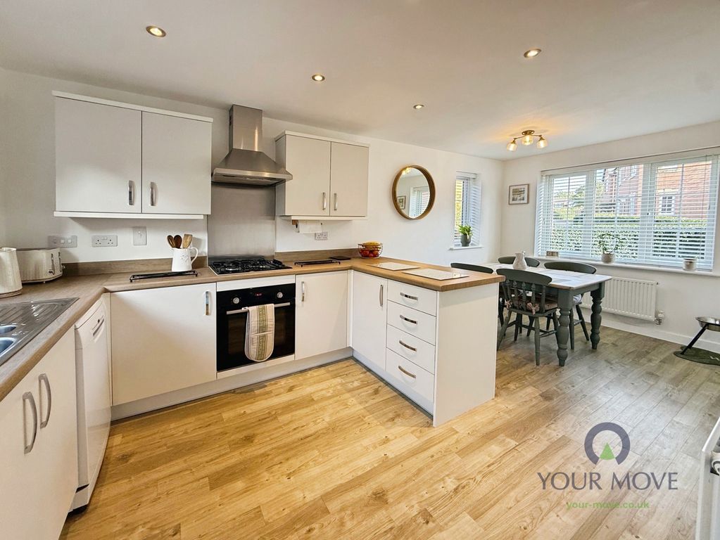Property photo 2 of 20 Kitchen
