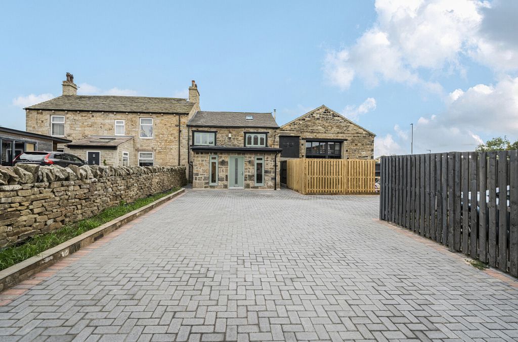 Property photo 1 of 20 1361194-8-68d6d7A...