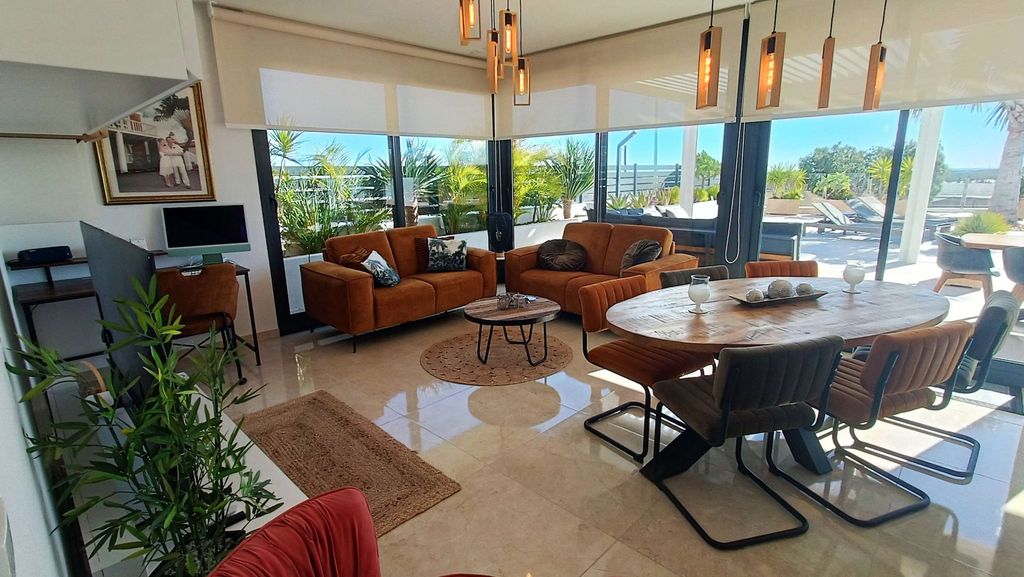 Property photo 3 of 50