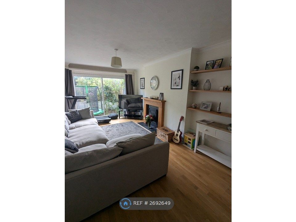 Property photo 3 of 28