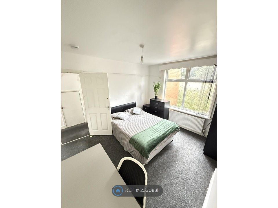 Property photo 1 of 10 Bedroom 1