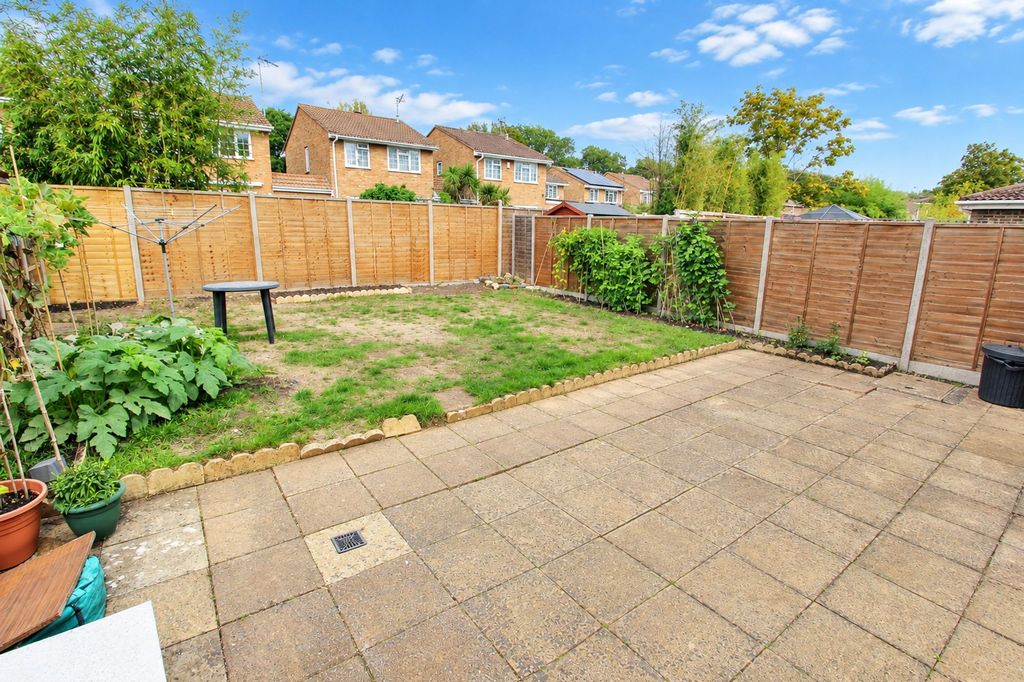 Property photo 2 of 13 Garden