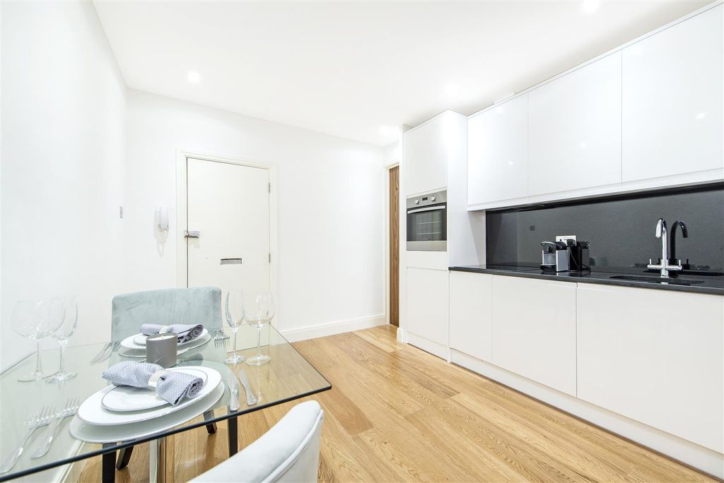 Property photo 3 of 11 Kitchen.Jpg