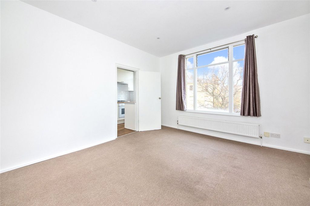 Property photo 3 of 6 Picture No. 55