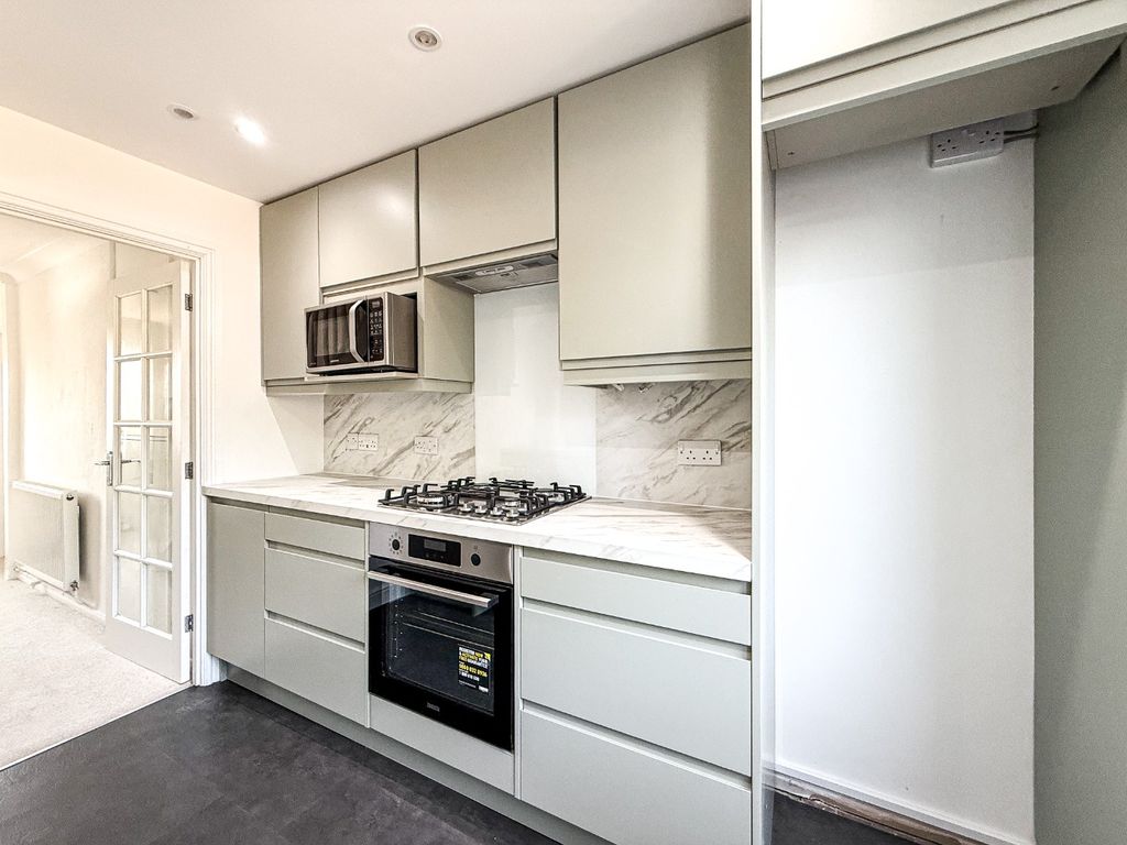 Property photo 3 of 15 4242913