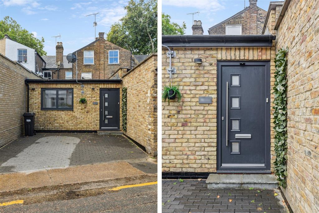 Property photo 3 of 9 Chiswick Road - For Sale