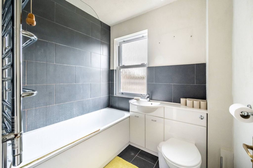Property photo 1 of 4