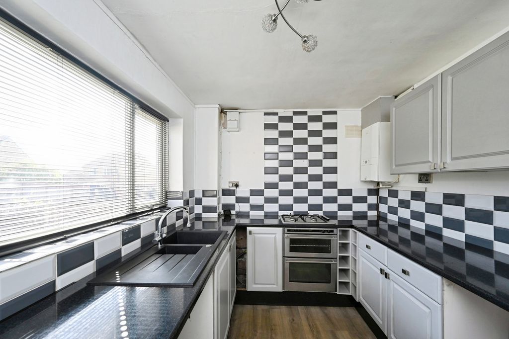 Property photo 2 of 17 Kitchen