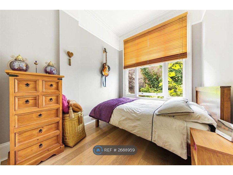 Property photo 3 of 5 Bedroom