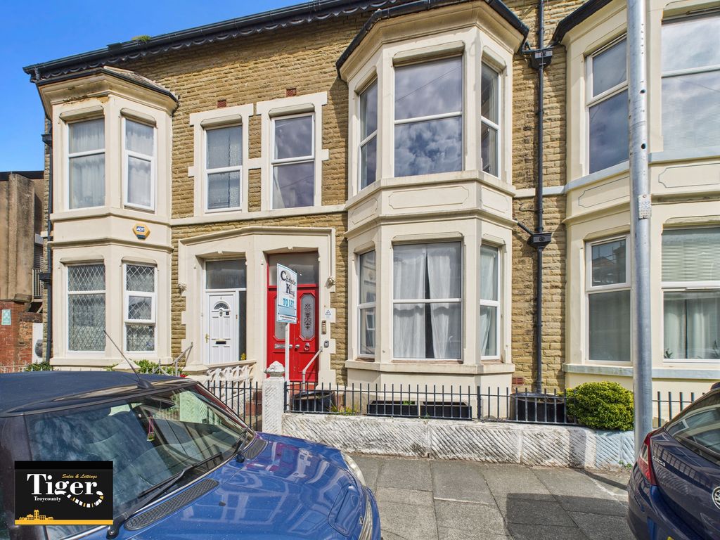 Property photo 1 of 7 Cam02176G0-Pr0672-Still007