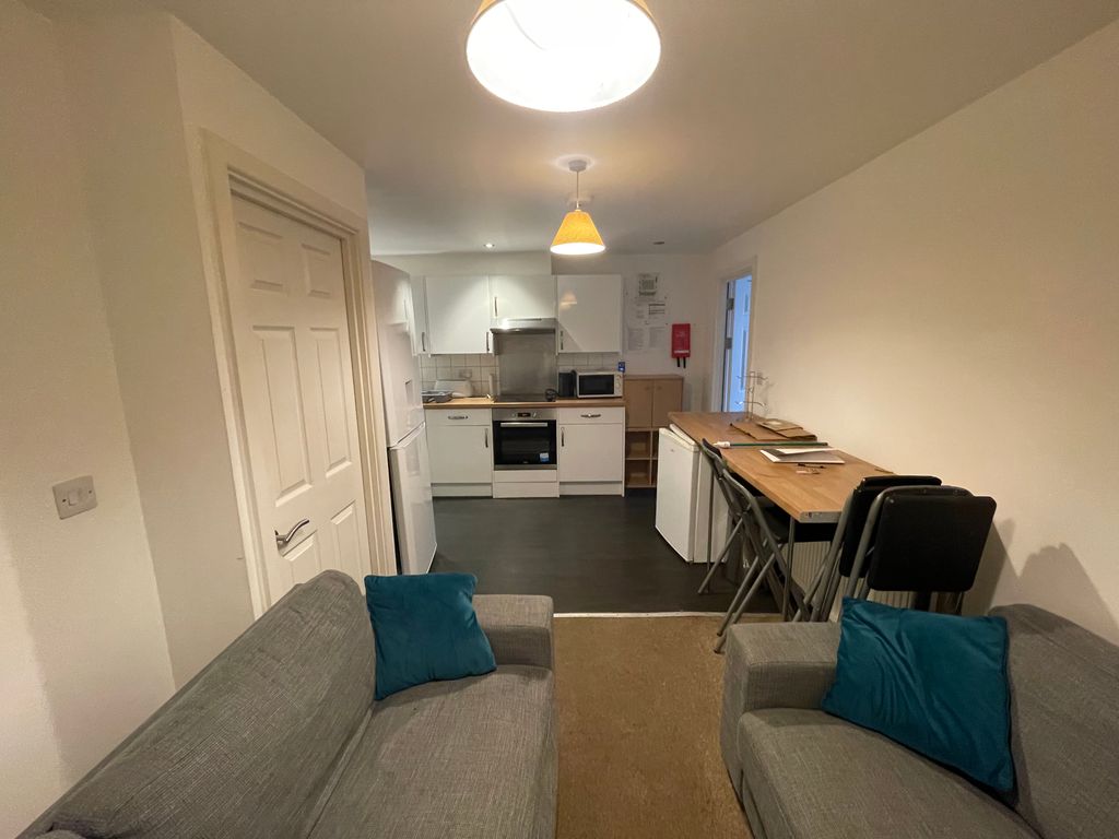 Property photo 2 of 41