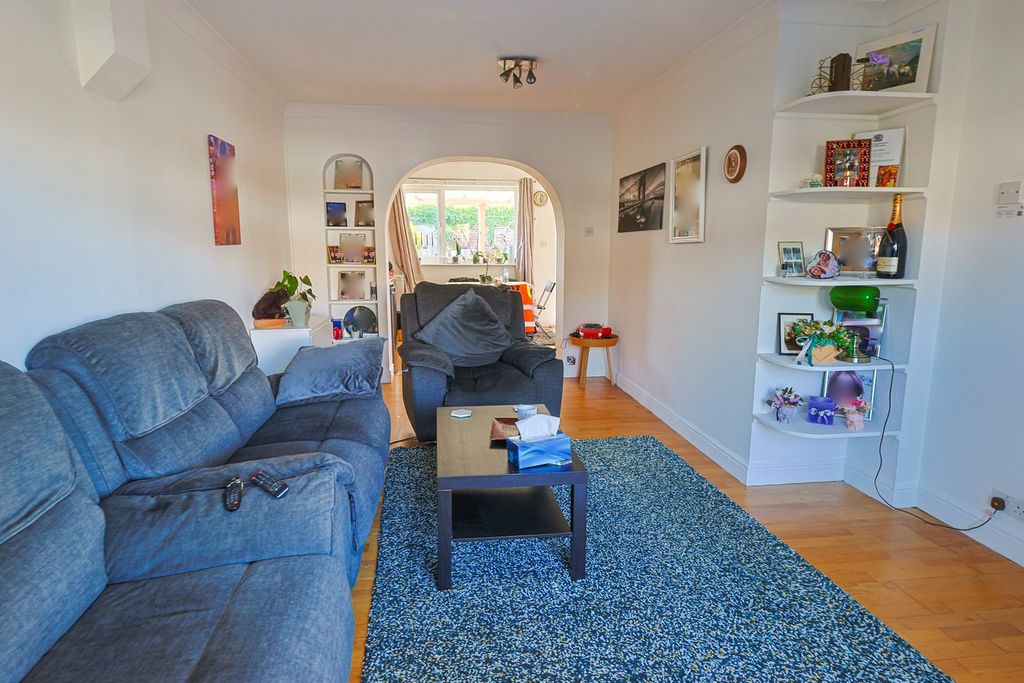 Property photo 3 of 20