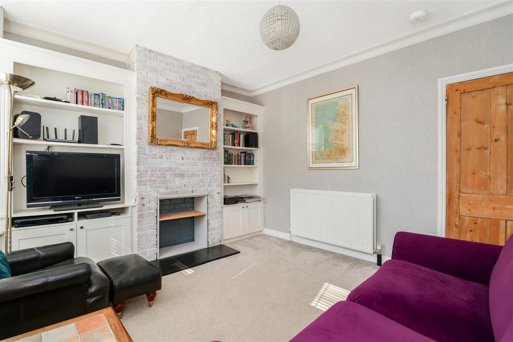 Property photo 3 of 16