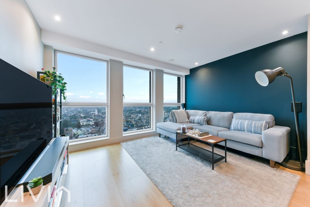 Property photo 3 of 17 Photo 2