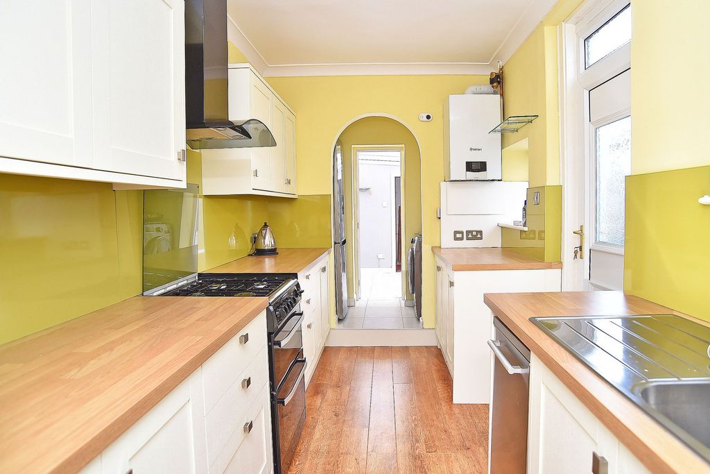 Property photo 3 of 14