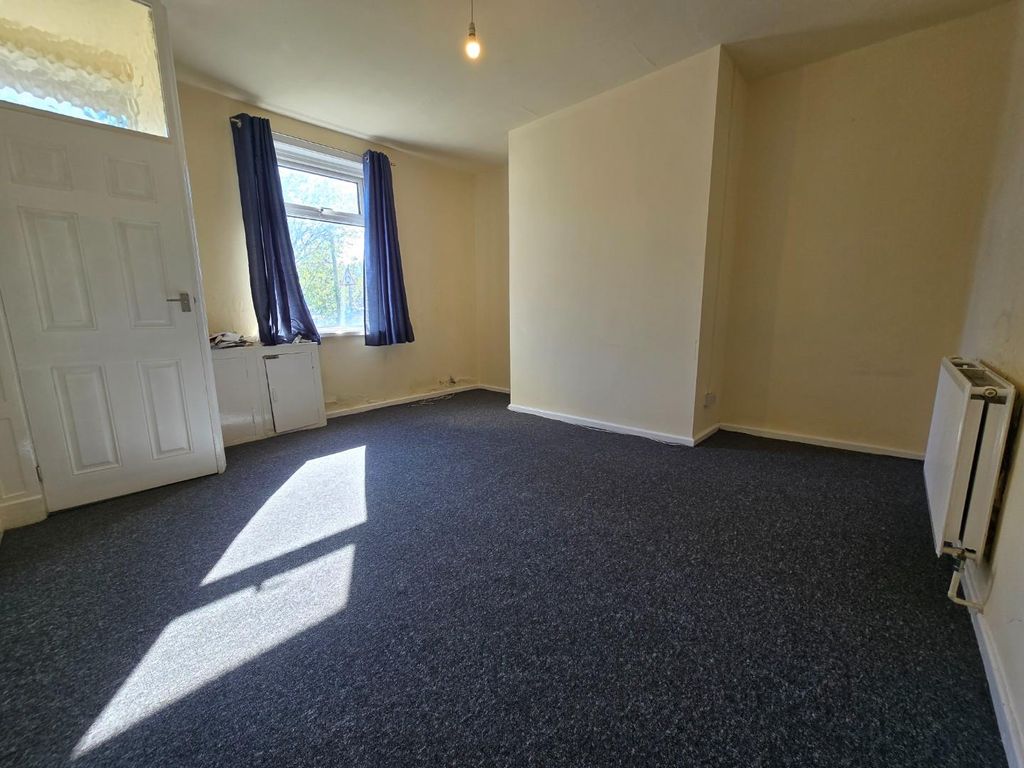 Property photo 2 of 10 Lounge