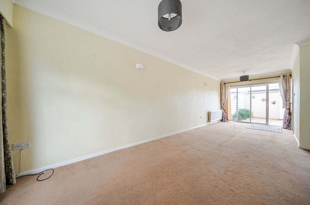 Property photo 2 of 13 1456583-17-69Fb56...