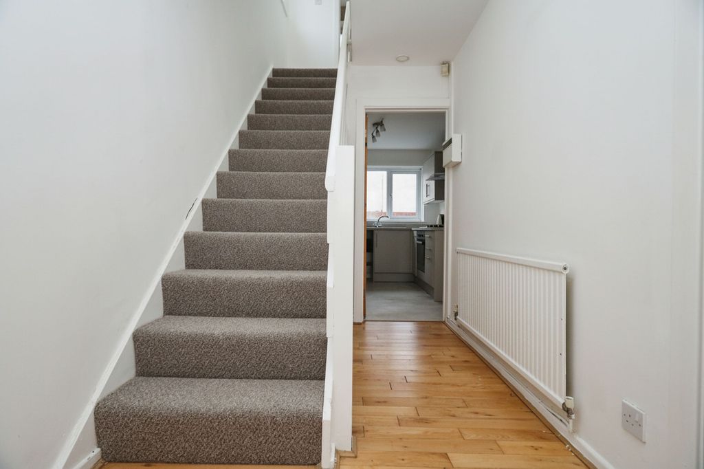 Property photo 2 of 23