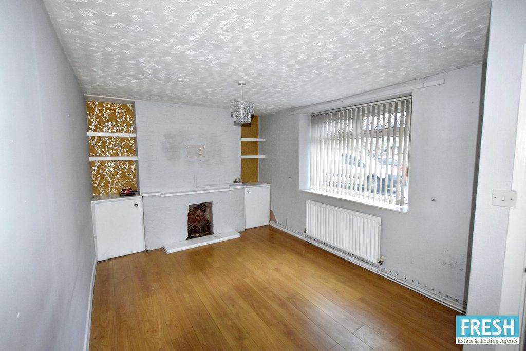 Property photo 3 of 25