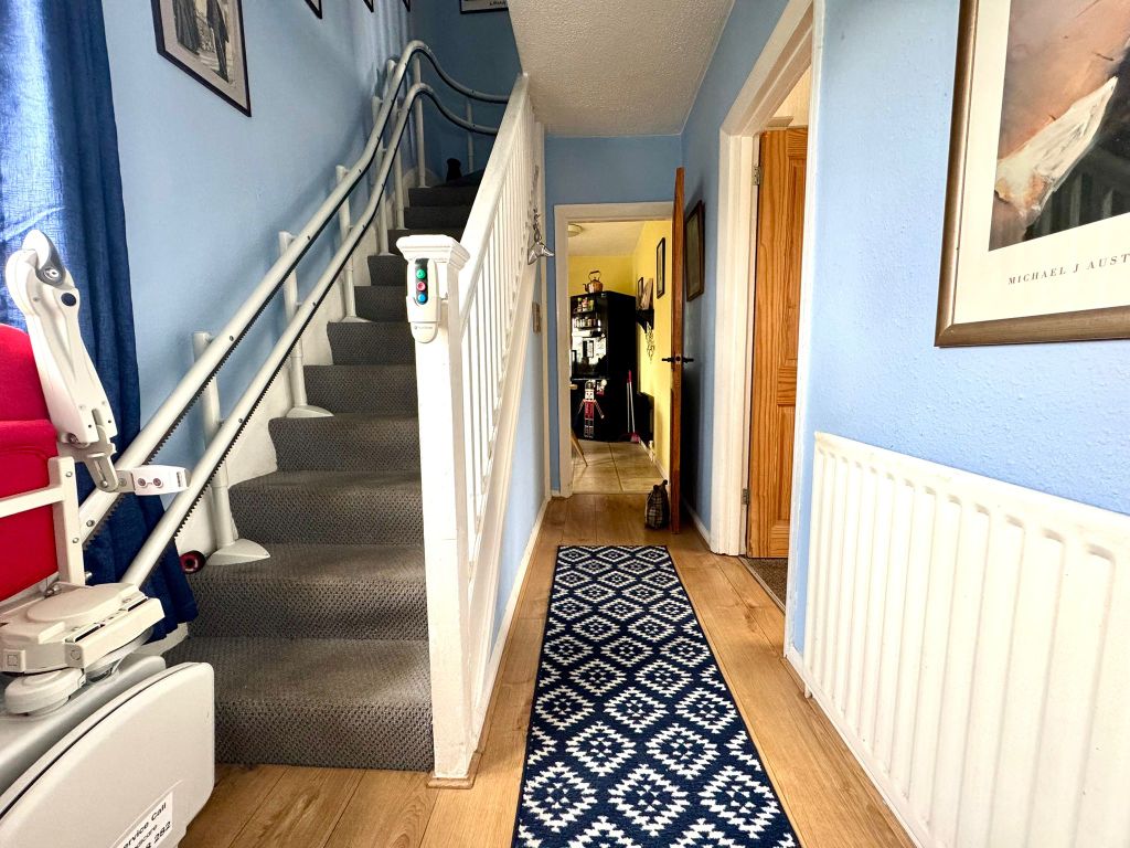 Property photo 3 of 20 Hall