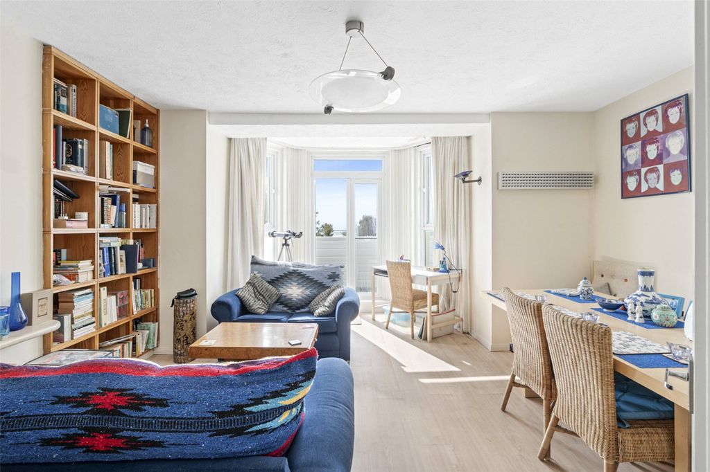 Property photo 2 of 10 Picture No. 06