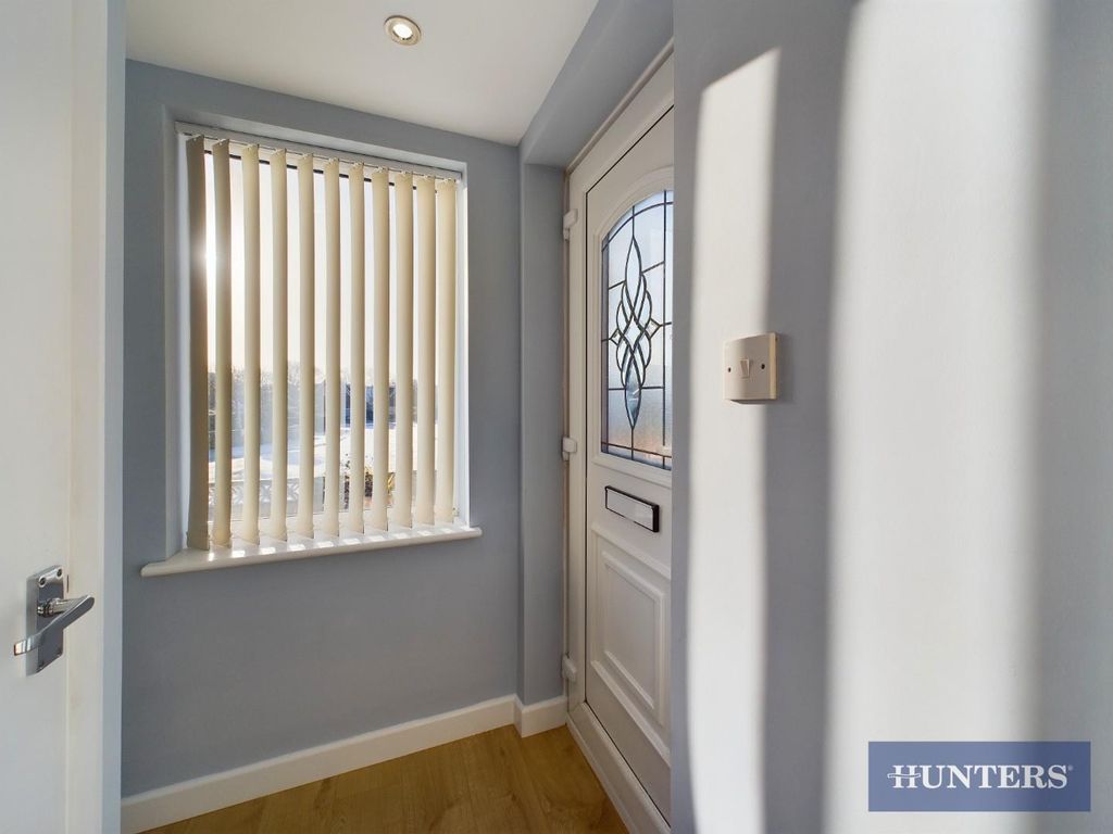 Property photo 2 of 20 Entrance Porch