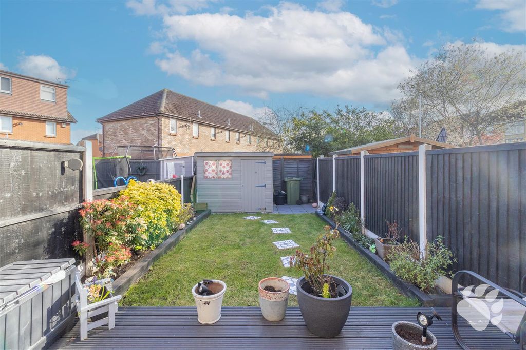 Property photo 2 of 16 Garden