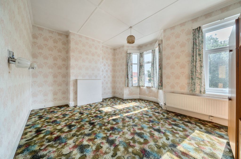 Property photo 2 of 16 1310959-20-68525c...
