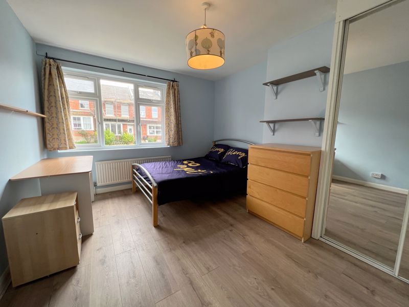 Property photo 1 of 8 Photo 10