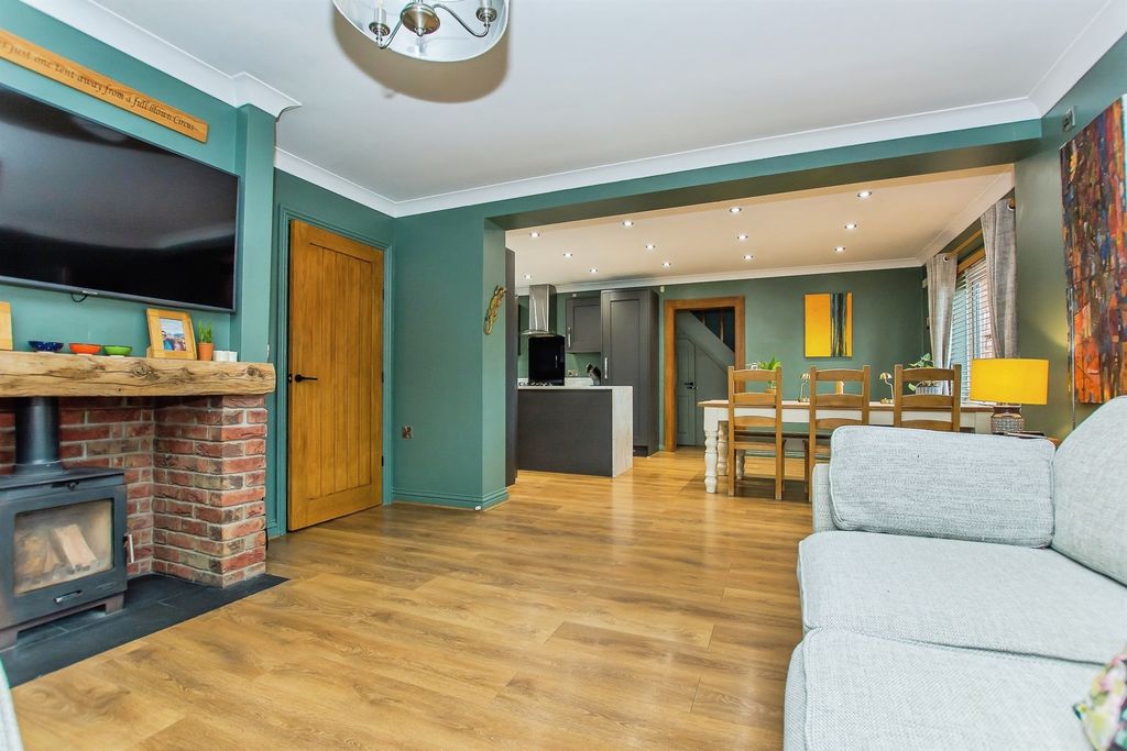 Property photo 2 of 22