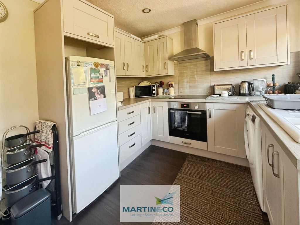 Property photo 2 of 20 82A5F767--4365-B90D-8751Abca950D-16291-0000026B725